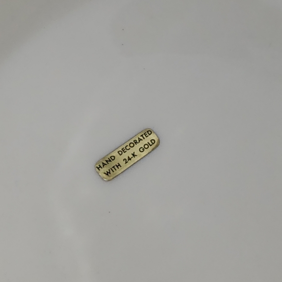 Lenox Hand Decorated with 24K Gold Bowl - Picture 3 of 6